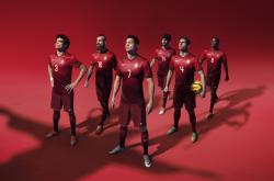 开云体育平台APP-当足球场遇见F1赛道，塞内加尔碾压伊朗之夜，穆勒上演街道赛接管艺术