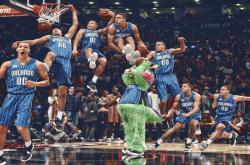 开云下载-德甲争冠夜，阿尔瓦雷斯连击定乾坤，拉开不可逾越的差距