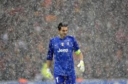 开云体育在线-骑士完胜黄蜂，伦纳德在世界排名争夺战中接管比赛