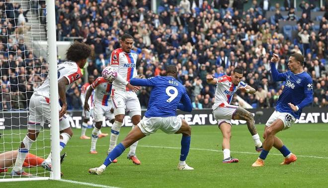 水晶宫主场艰难取胜，继续保持不败的简单介绍