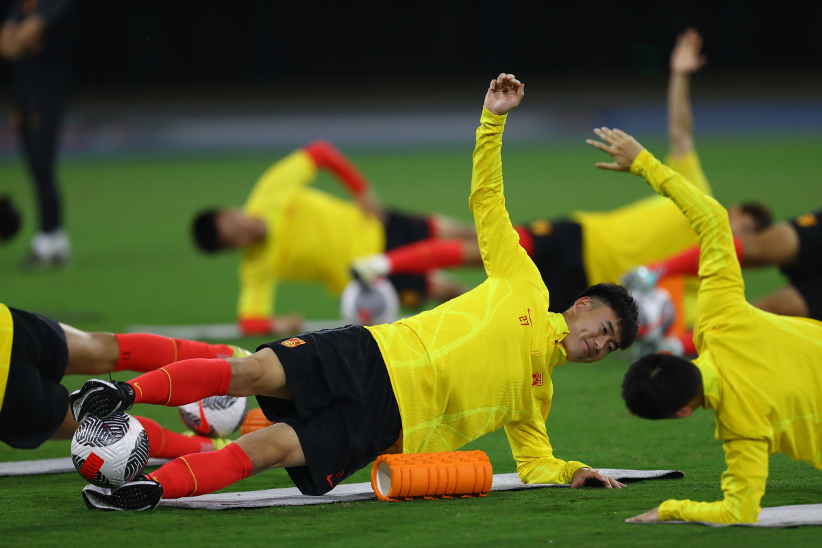 经过多场较量,球队实力逐步暴露无遗 经过多场较量,球队实力逐步暴露无遗