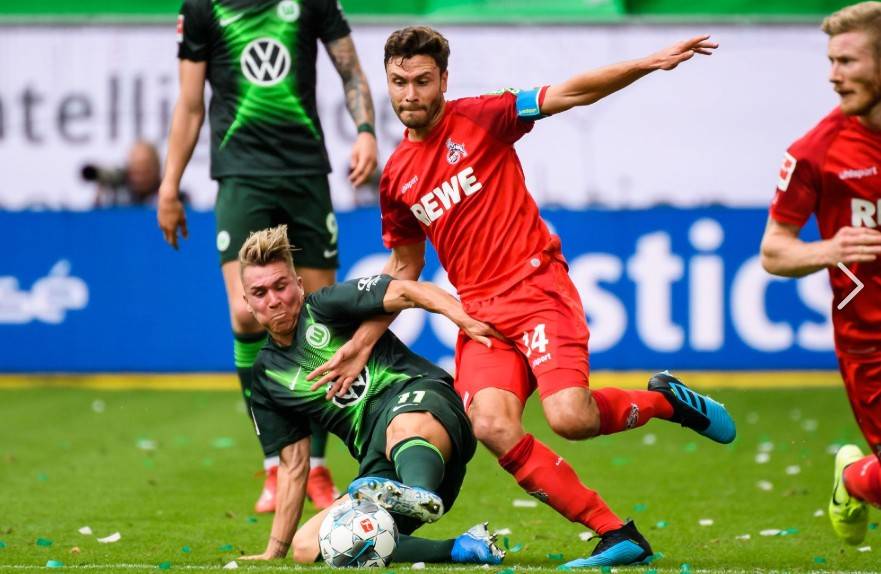 经过多场较量,球队实力逐步暴露无遗 经过多场较量,球队实力逐步暴露无遗