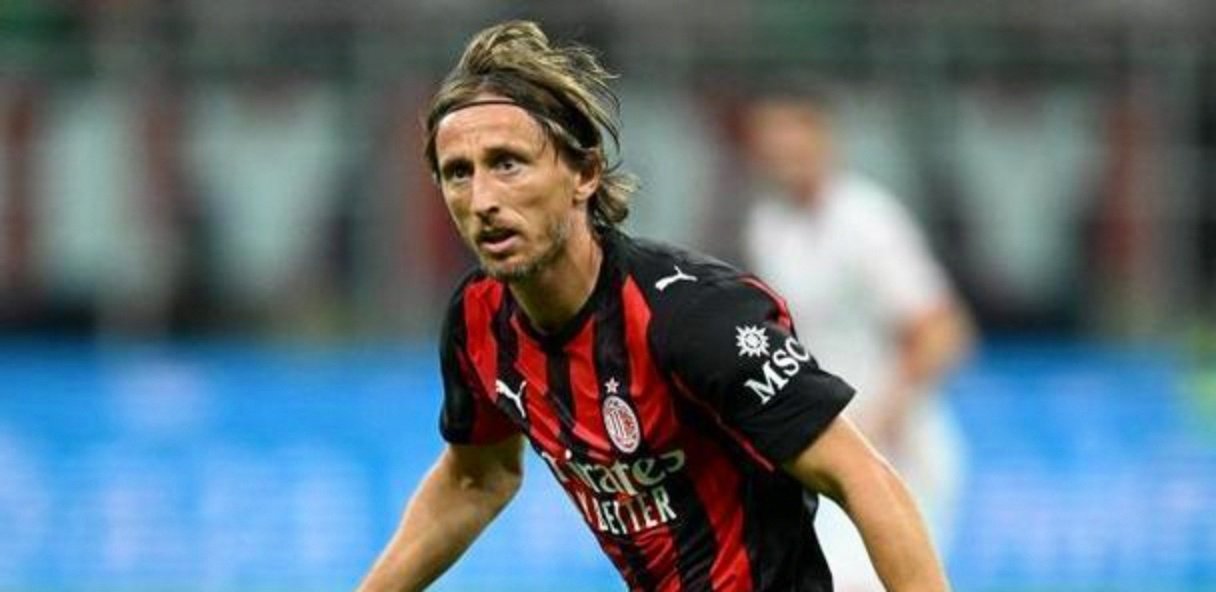 包含AC米兰逆转西班牙，莫德里奇惊艳四座的词条