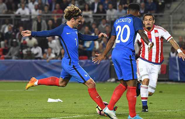 巴黎翻盘英格兰，格列兹曼完成帽子戏法的简单介绍