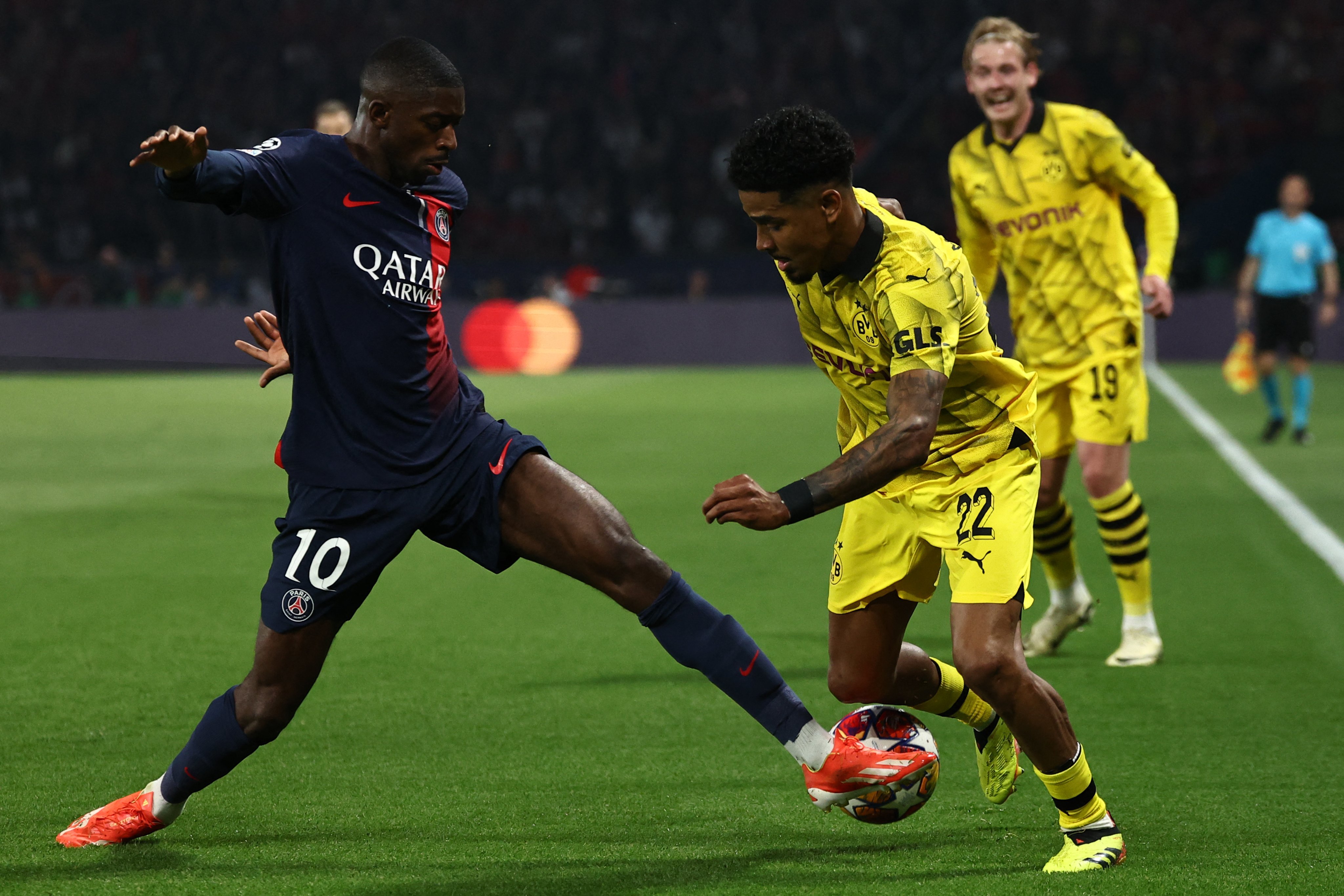 多特蒙德轻取巴萨，萨内带队取胜