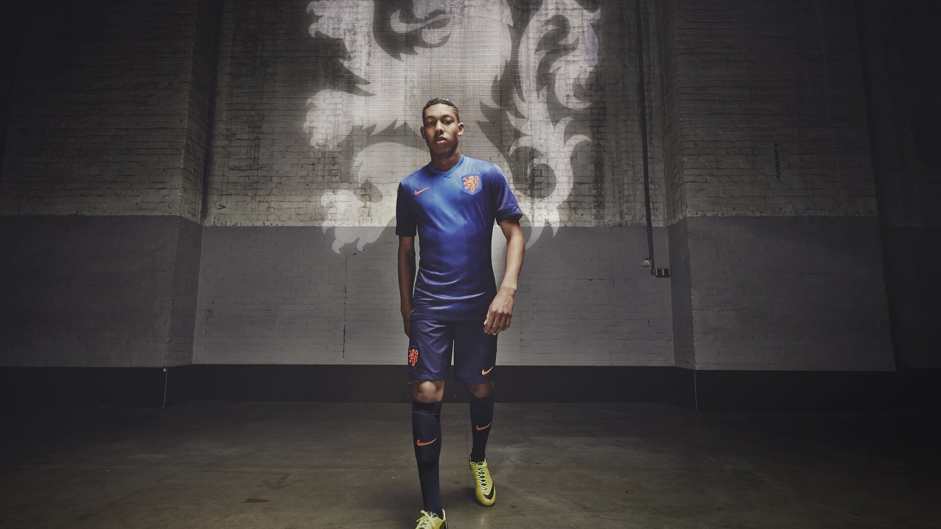 从马里到慕尼黑,阿克如何用非洲战场的意志,在德甲争冠战中完成历史性接管