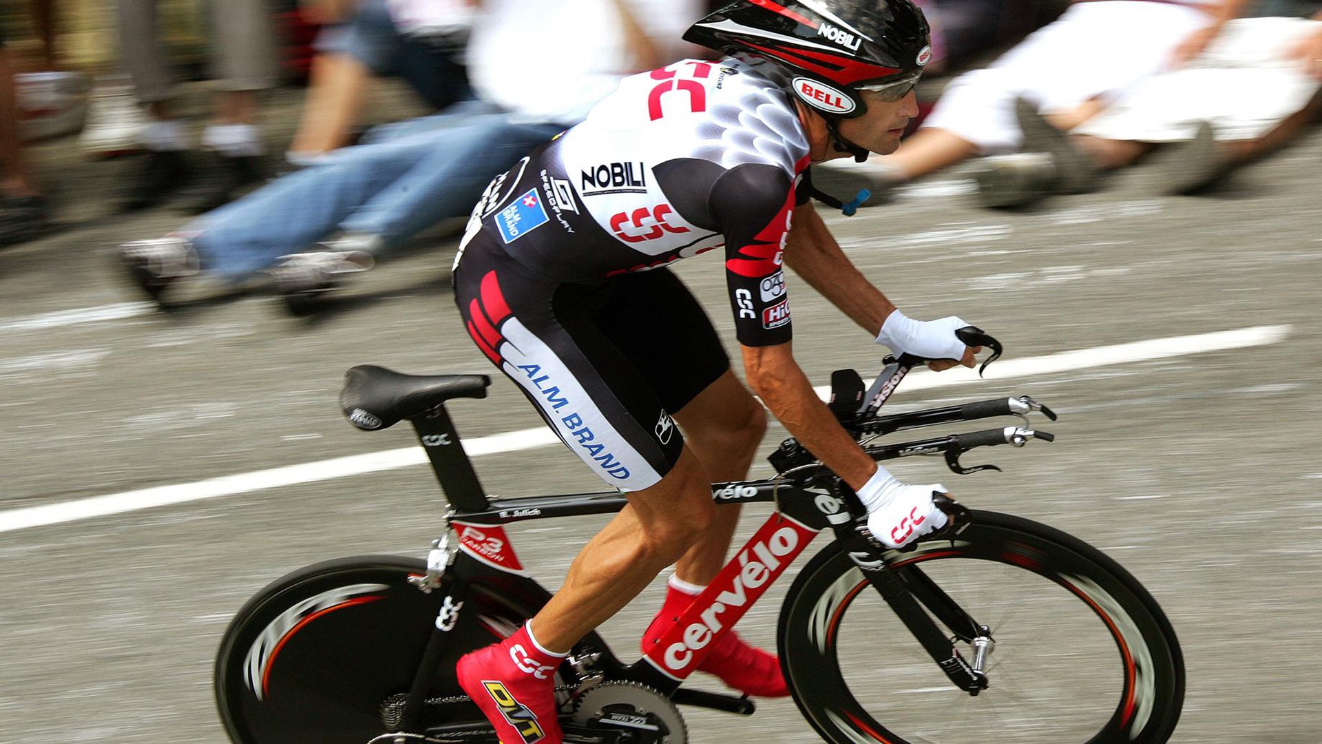 当风城玫瑰刺穿银黑铁壁,拉文的47分之夜与篮球哲学的倒转