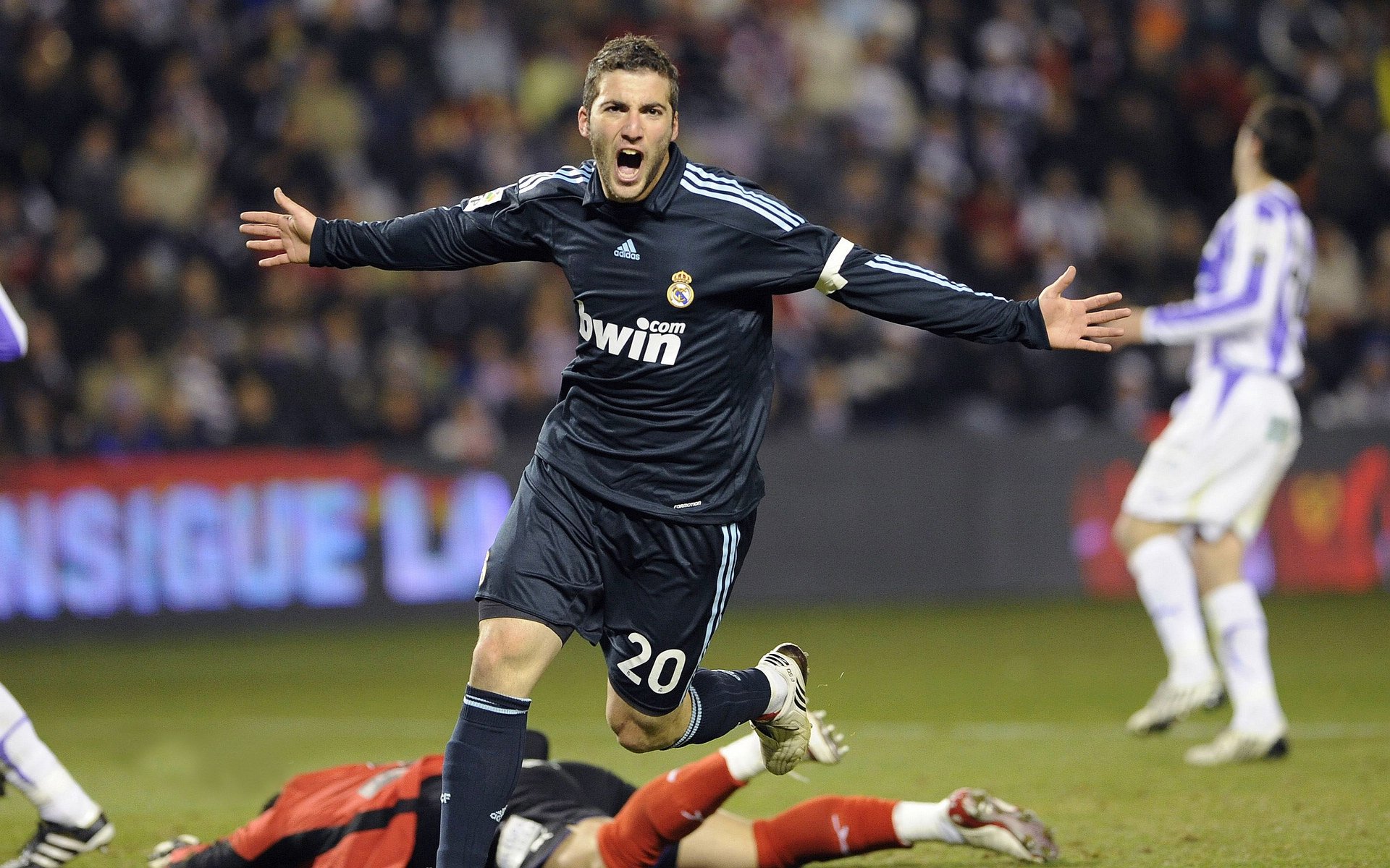 跨界焦点，当西甲德比遇见CBA，广厦一波流带走鹈鹕的启示